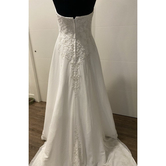 David's Bridal Wedding Dress Womens 12 Strapless Beaded Tiered Ball Gown w Train - Picture 7 of 16